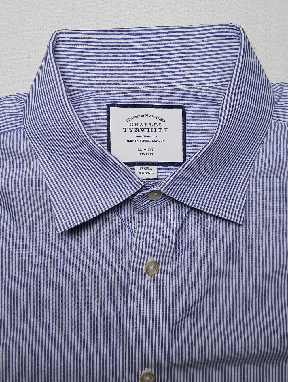Charles Tyrwhitt Slim Fit Non Iron Dress Shirt XL 17-35 Blue Pinstripes